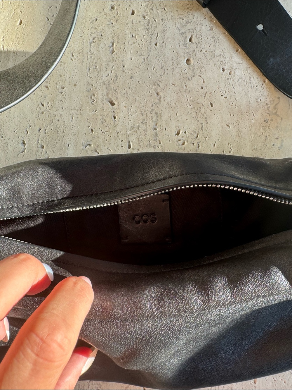 COS SWING CROSSBODY BAG - LEATHER (Black) - Picture 5 of 7